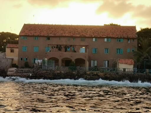 Auberge Mariama Ba Горе Екстер'єр фото