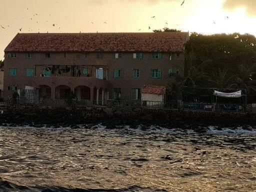 Auberge Mariama Ba Горе Екстер'єр фото