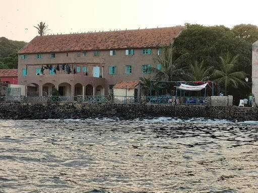 Auberge Mariama Ba Горе Екстер'єр фото